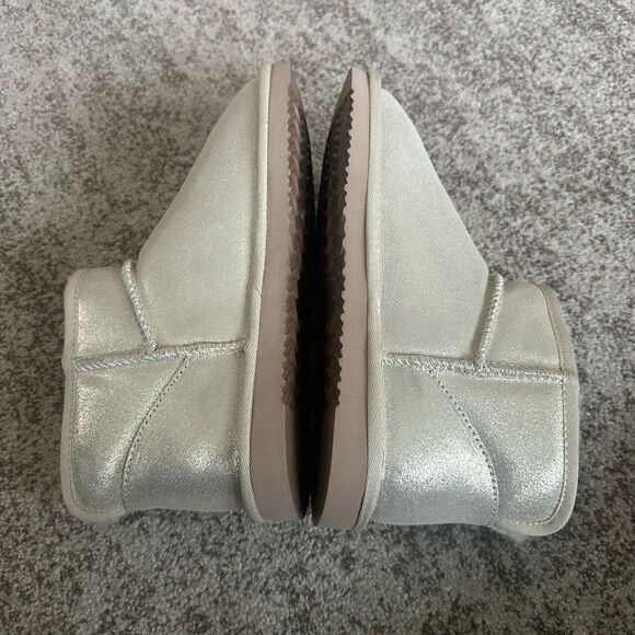 Fireside by Dearfoams Women's Riverland Genuine Shearling Micro Bootie 8 - Picture 6 of 9